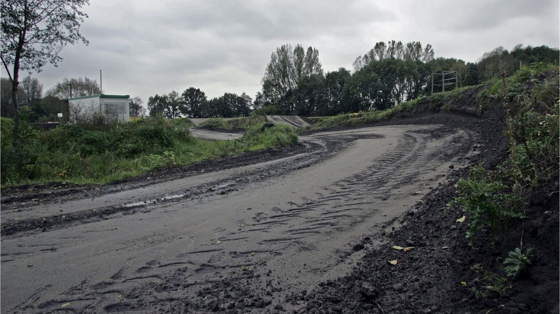 De crossbaan waar niet meer gecrossed mag worden