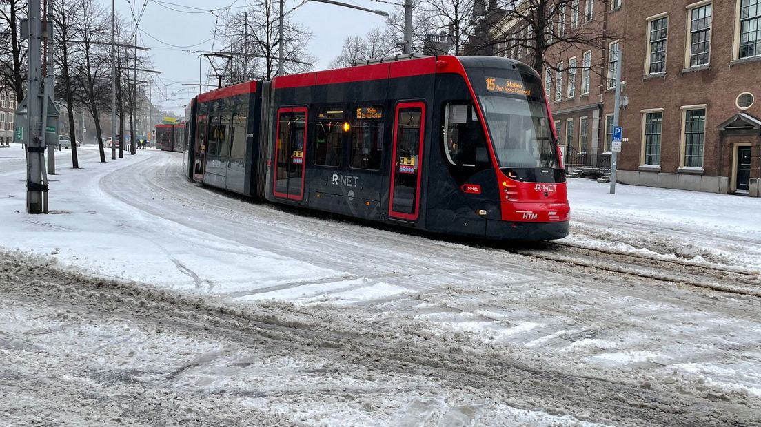 De HTM voert de hele week wintermaatregelen door