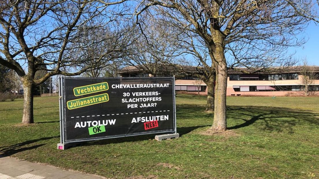Actievoerders vrezen dat de Chevalleraustraat de nieuwe verkeersader van Ommen wordt