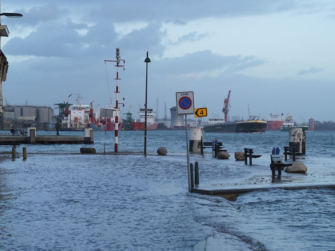 Hoogwater in Vlaardingen (archieffoto)