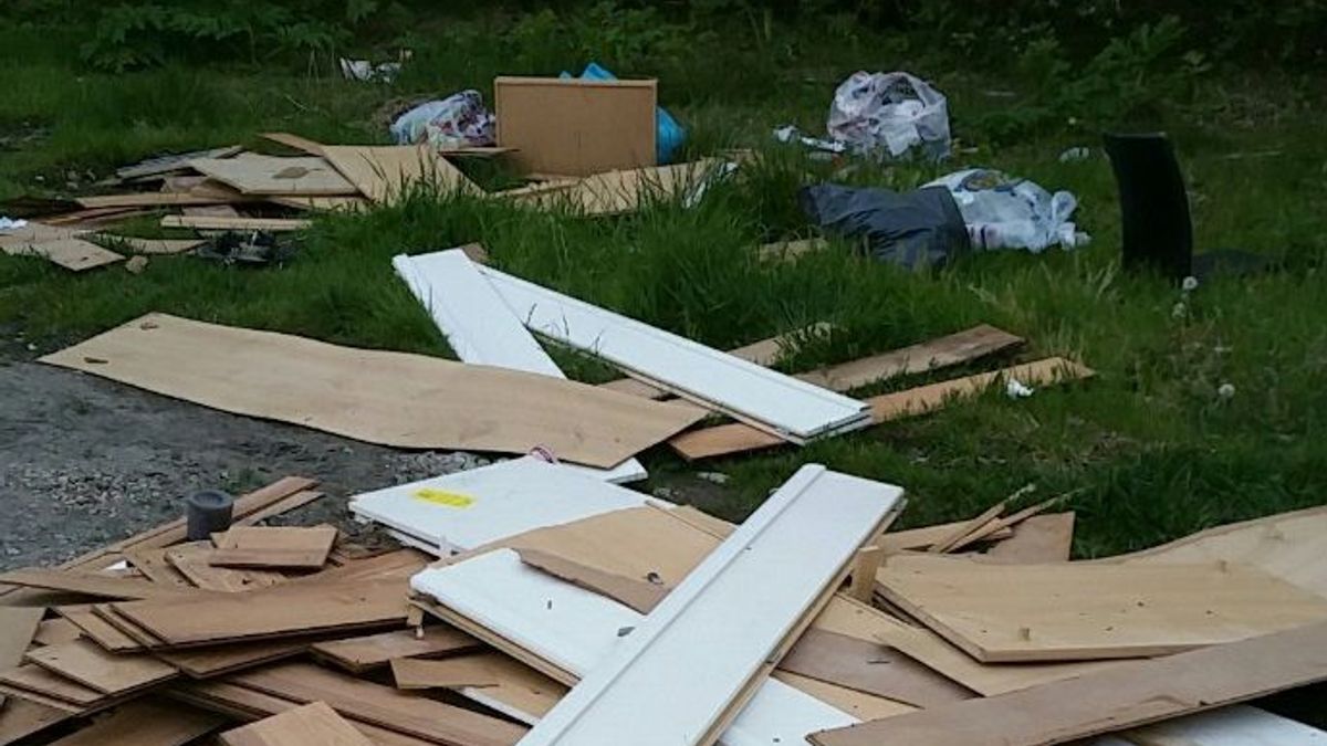 Afvaldumper in de kraag gevat