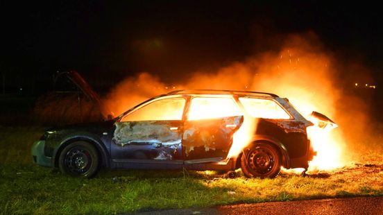 Auto in brand gestoken • bewoner aangehouden