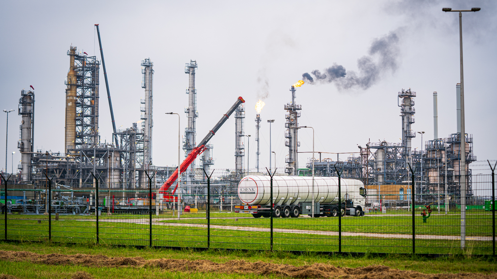 Grote Stroomstoring Trof 11.000 Huizen, Chemiereuzen Europoort En De ...