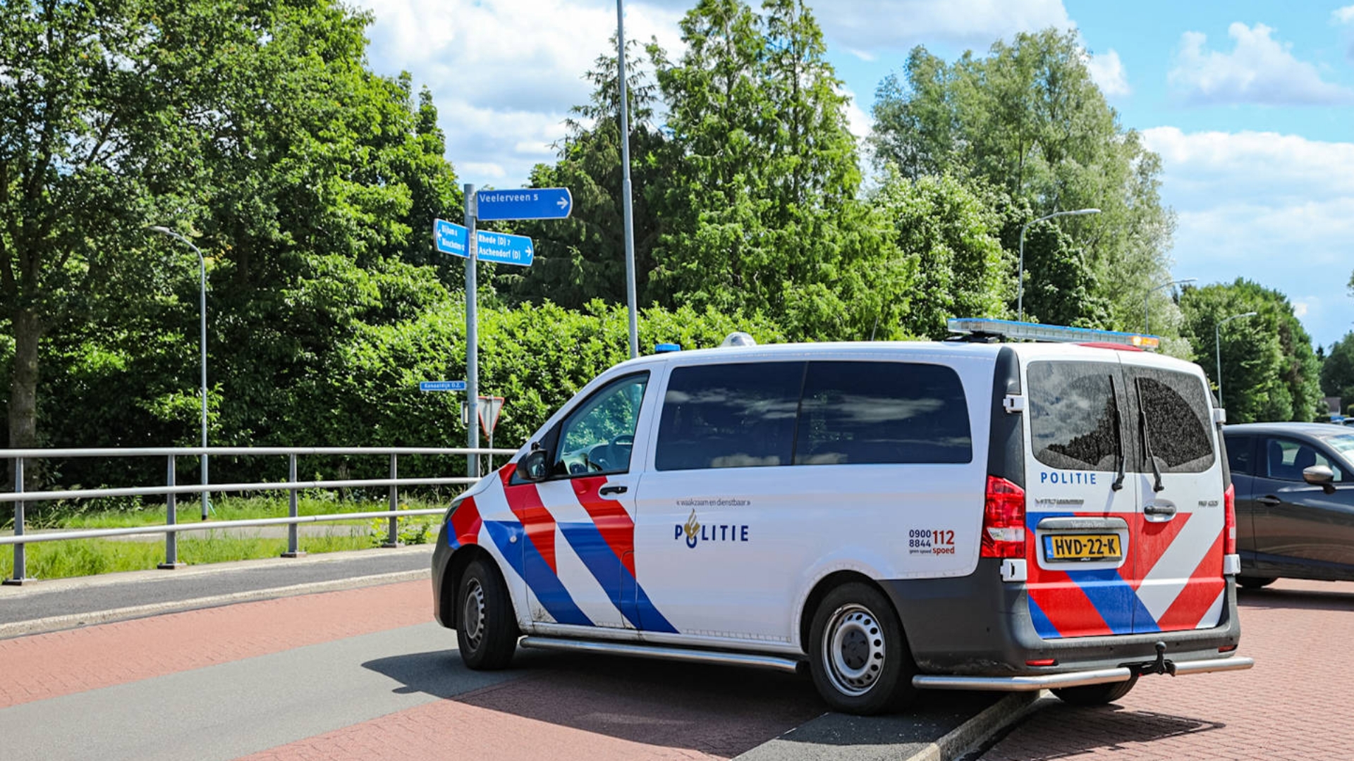 112-nieuws: Auto's botsen in Bellingwolde • Dreigende situat
