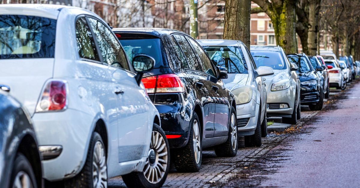 Niet meer gratis parkeren op zondag, komen er nog bezoekers? - Omroep West