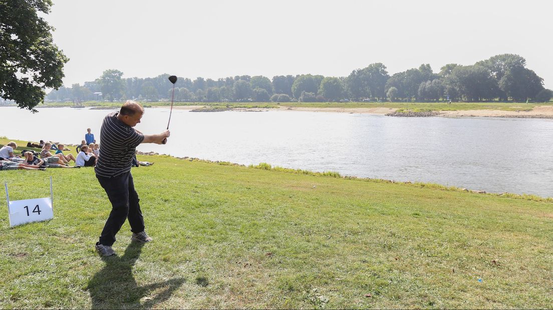 Golfen over de IJssel voor het goede doel