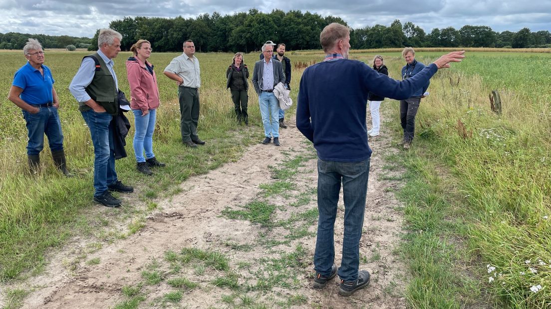 Boer Harry Luring vertelt over een van zijn akkers