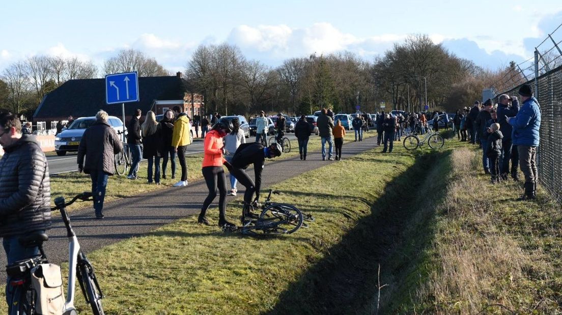 Veel mensen kwamen naar Eelde om de KLM-vliegtuigen te spotten