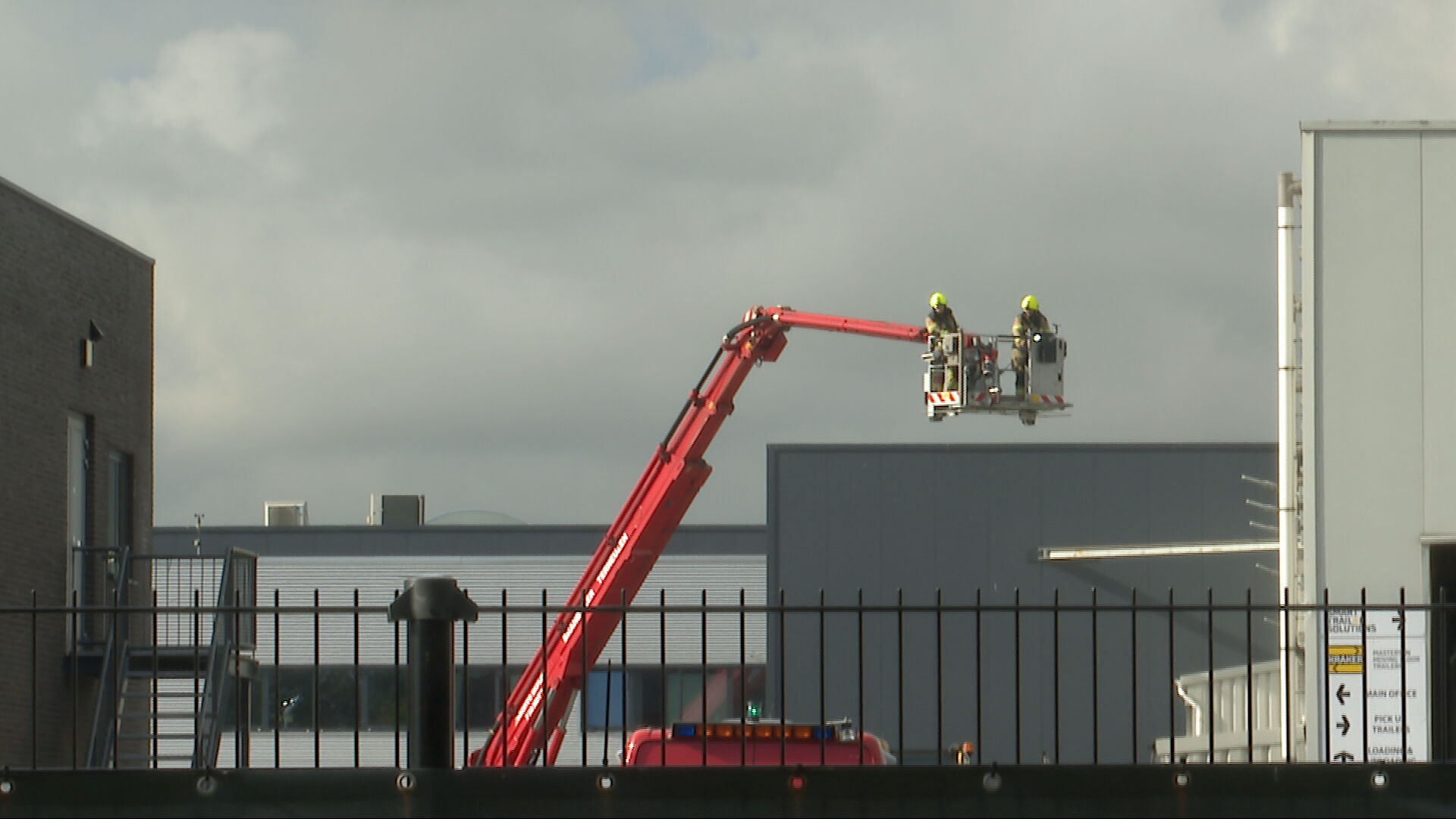 Vijf mensen naar ziekenhuis na grote brand Axel