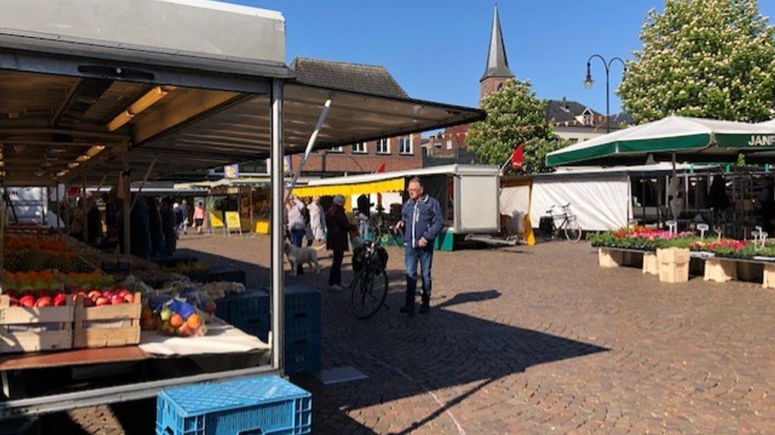 De marktvereniging in Winterswijk dient bij de gemeente Winterswijk het verzoek in op de zaterdagen 23 en 30 mei een 'halve warenmarkt' te houden, oftewel met de helft van het gebruikelijke aantal marktkramen op de hele Markt. Dit als proef voor een weer volwaardige zaterdagmarkt in juni.