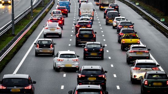 Uur vertraging op A2 richting Utrecht door ongeluk. Uur vertraging op A2 richting Utrecht door ongeluk.