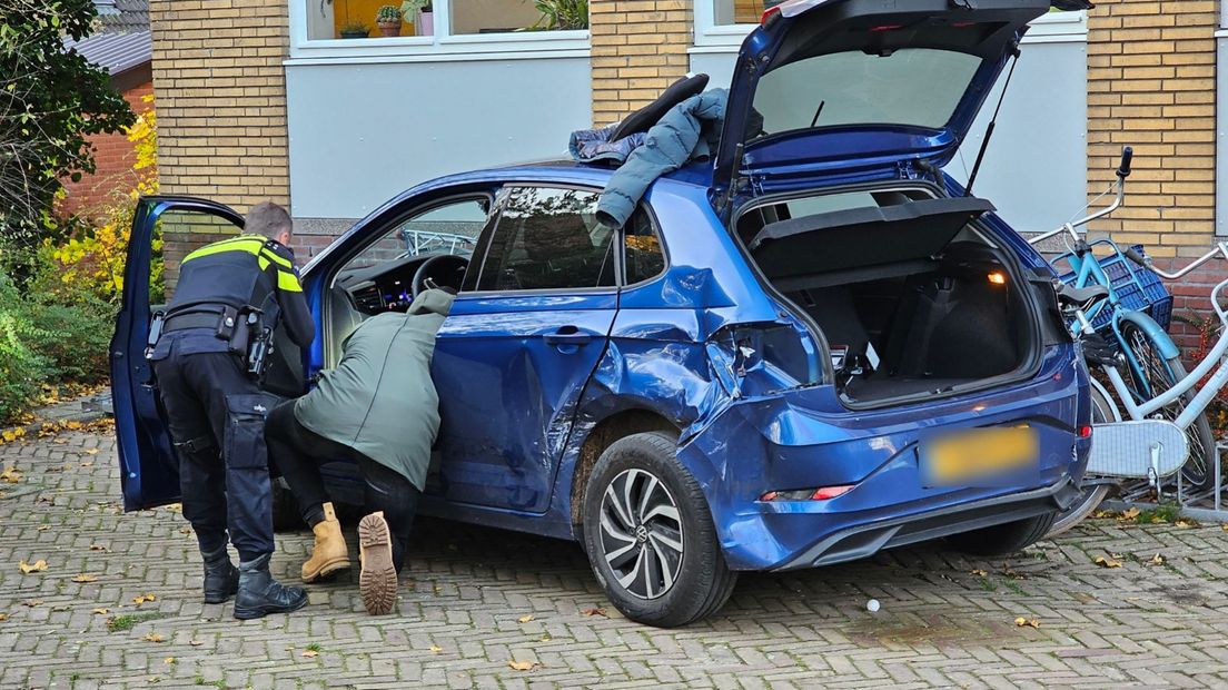 Een wilde achtervolging over de A15 en A50 eindigde in Wageningen met een crash