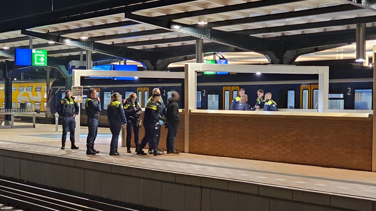 112-nieuws: Aanrijding in Delfzijl • Auto brandt uit op A28