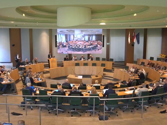 Ontspoord debat over hoe verder in de Drentse politiek
