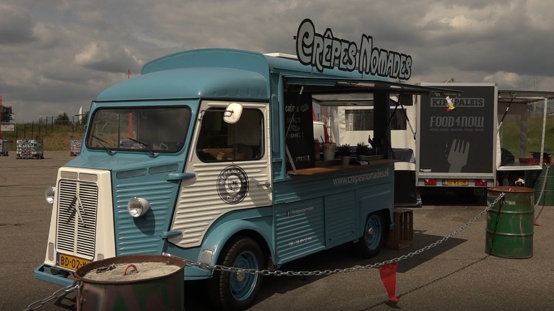 Een foodtruck bij de drive-in.