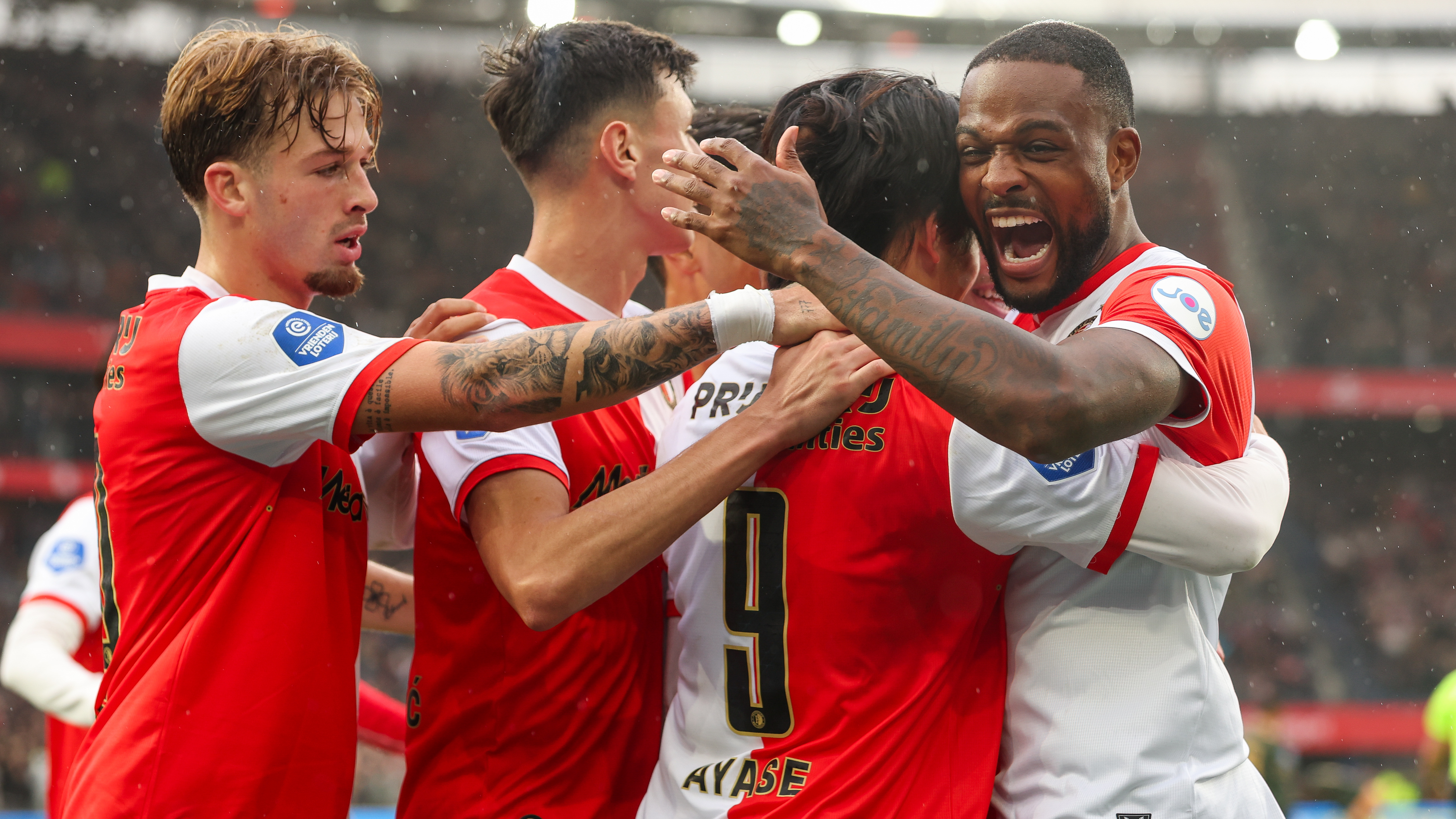 Opluchting bij Feyenoord na de 3-2 van Ayase Ueda