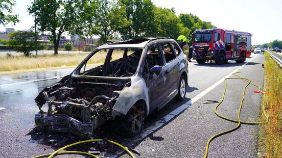 A1 dicht om brand • 4 gewonden na botsing. A1 dicht om brand • 4 gewonden na botsing.