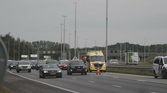 Ongeluk bij knooppunt Lankhorst, verkeer loopt vast. Ongeluk bij knooppunt Lankhorst, verkeer loopt vast.