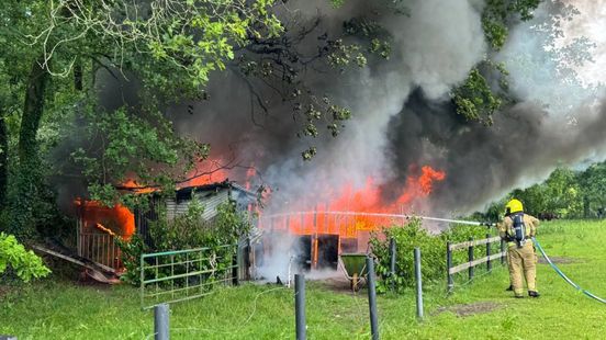 Paardenstal brandt af, mogelijk opzet in het spel