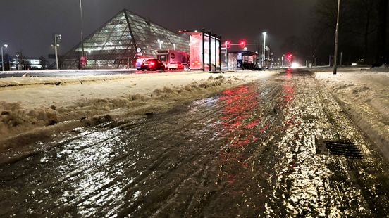 Zaterdag 24 krantenbezorgers gewond geraakt in Fryslân: "Meerdere gevallen met botbreuken" Nieuws