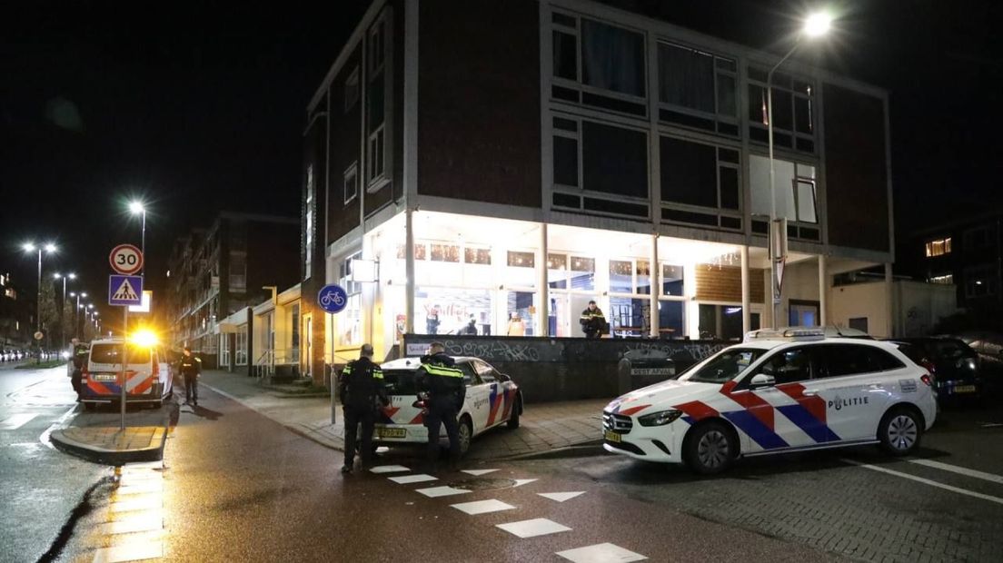 Een cafetaria aan de Schaapsdrift in Arnhem kreeg een overvaller met een wapen binnen
