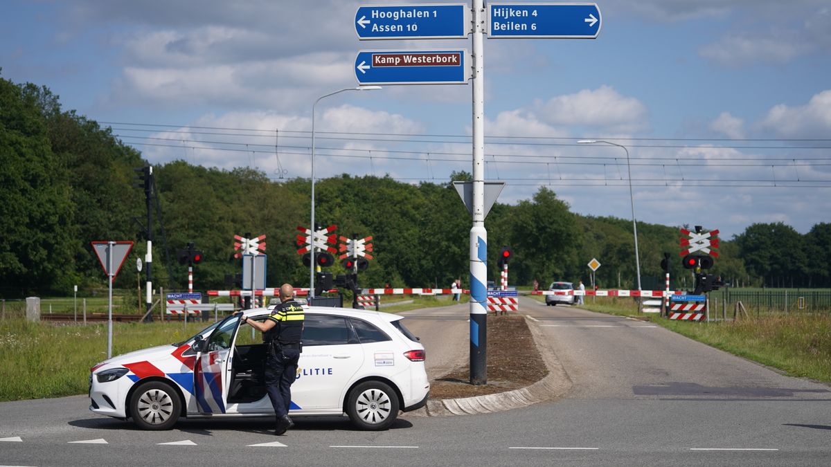 Geen treinen tussen Beilen en Assen door storing, fietsers negeren knipperende rode lampen