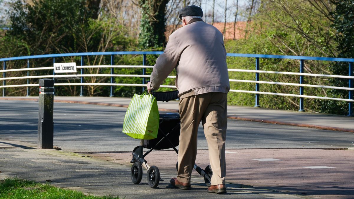 Man (91) bestolen: 'We kunnen ons hier echt boos om maken'