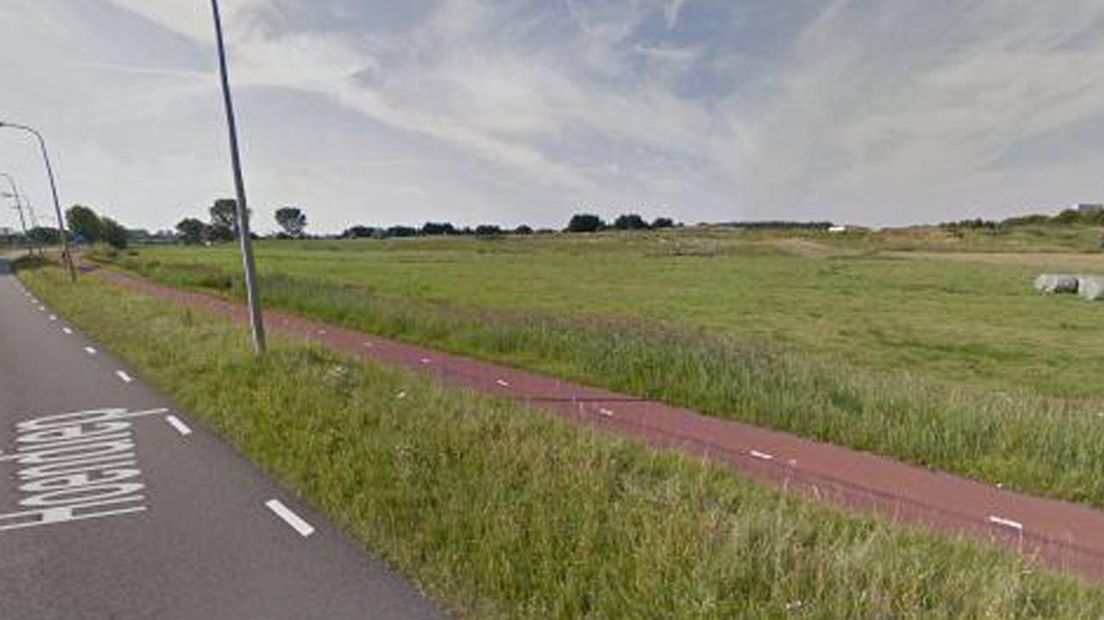 Het drukke fietspad langs het Hoendiep, dat richting het crematorium moet worden overgestoken