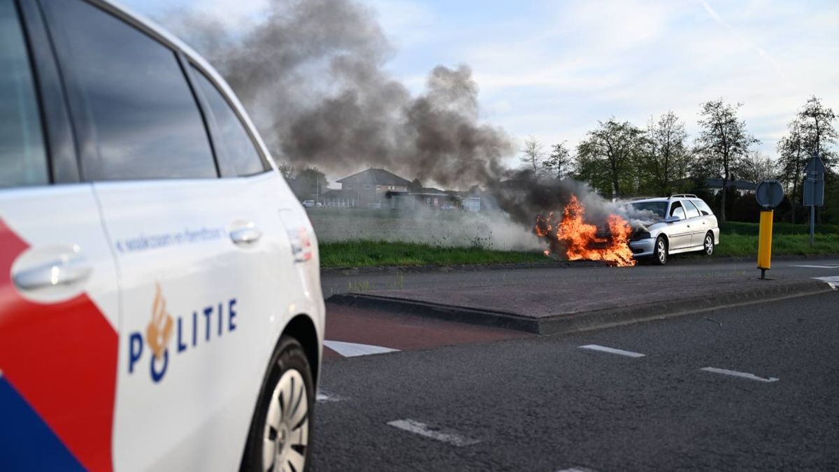 112-nieuws: Autobrand in Kropswolde • Brand in coniferenhaag Paterswolde