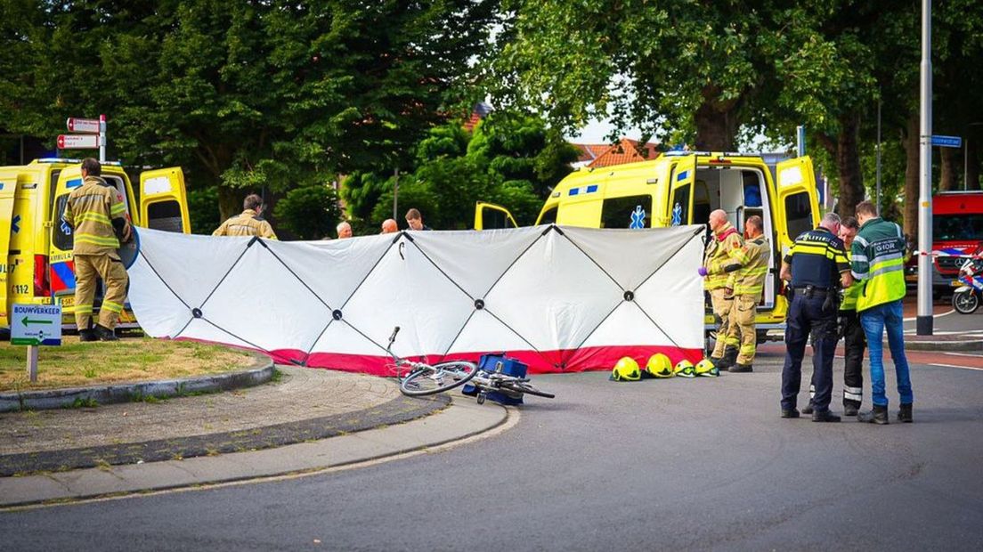 De fietsster overleed in het ziekenhuis aan haar verwondingen.
