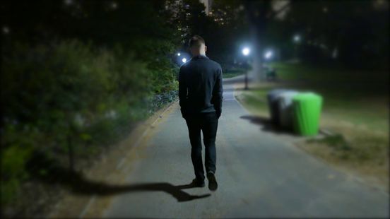 Verwarde man valt meisje (14) aan, gemeente houdt buurtbijeenkomst