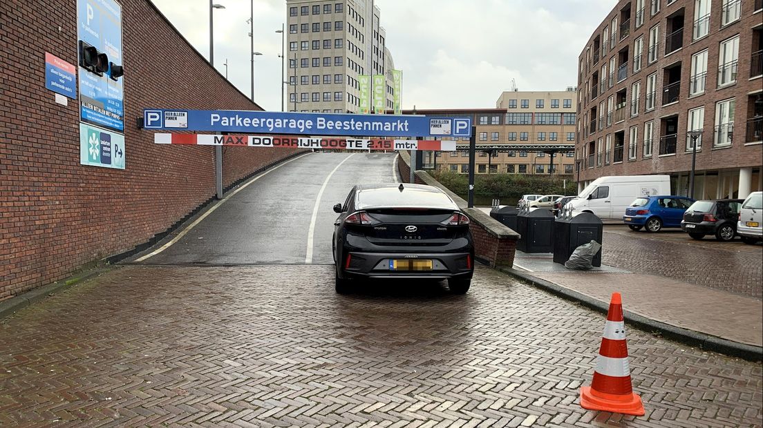 Deventer parkeergarage per direct dicht vanwege scheurtjes
