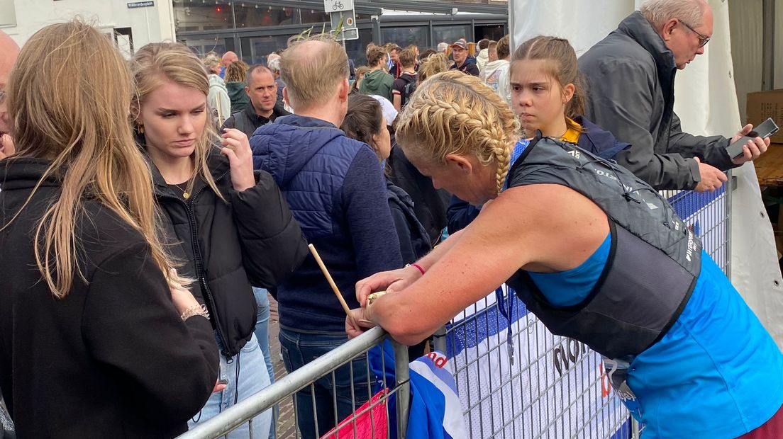 Het is de dertiende Kustmarathon Zeeland voor Esther van Sluijs-Kole uit Kloetinge
