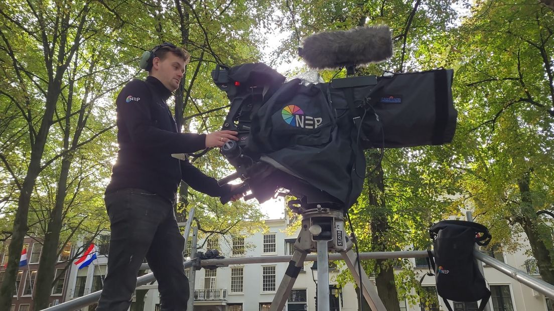 Cameraman Ben filmt Prinsjesdag namens de NOS