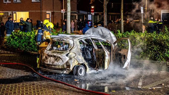 Auto volledig verwoest door brand