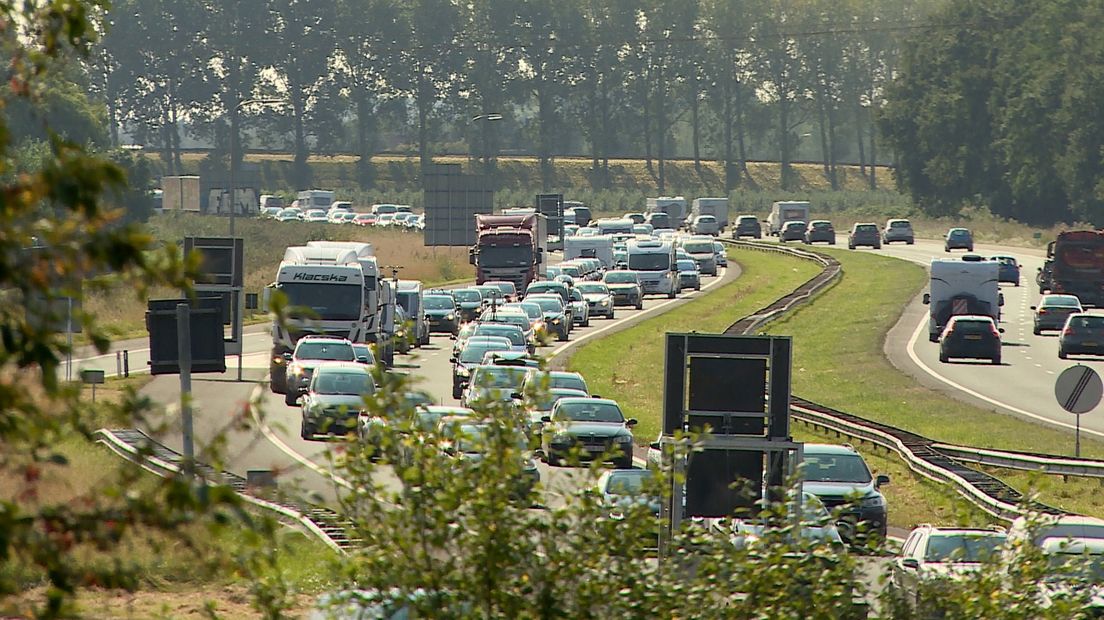 File bij de Vlaketunnel (archieffoto)