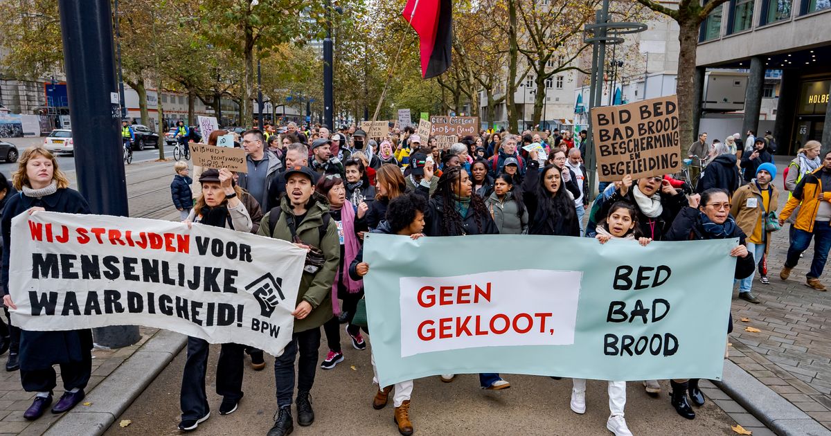 'Geen gekloot, bed-bad-brood!', massaal protest tegen stopzetten