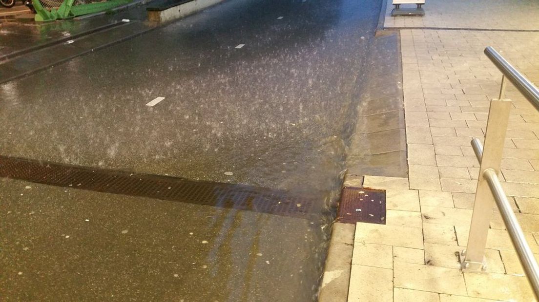 Wateroverlast in Alphen aan den Rijn.