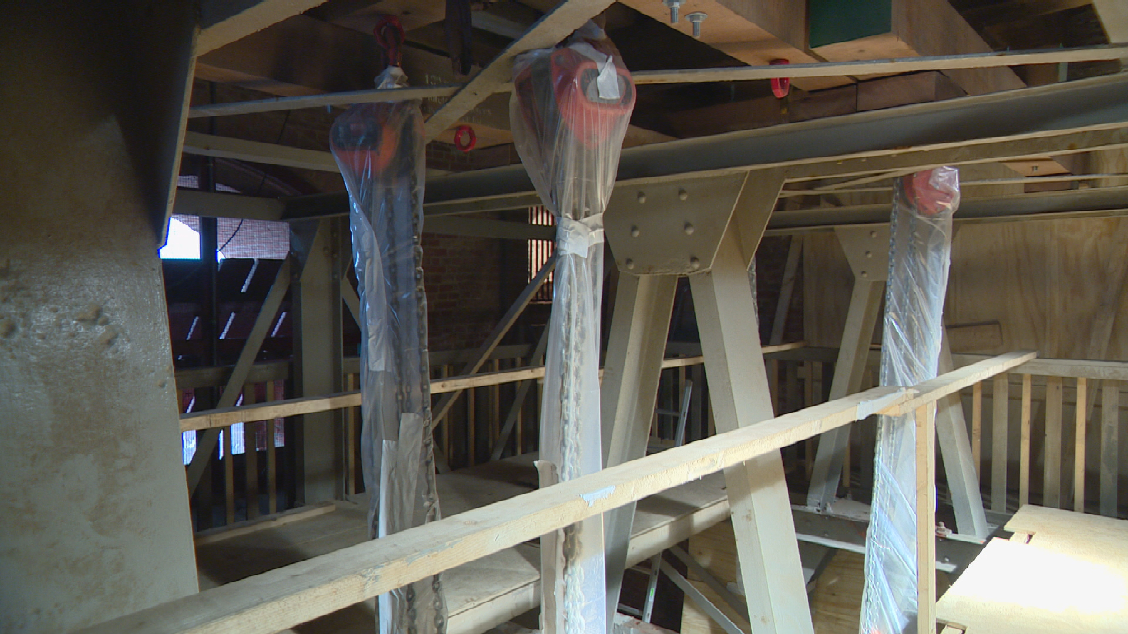 Dit is waarom de grootste klok van Fryslân stil is tot weken na de