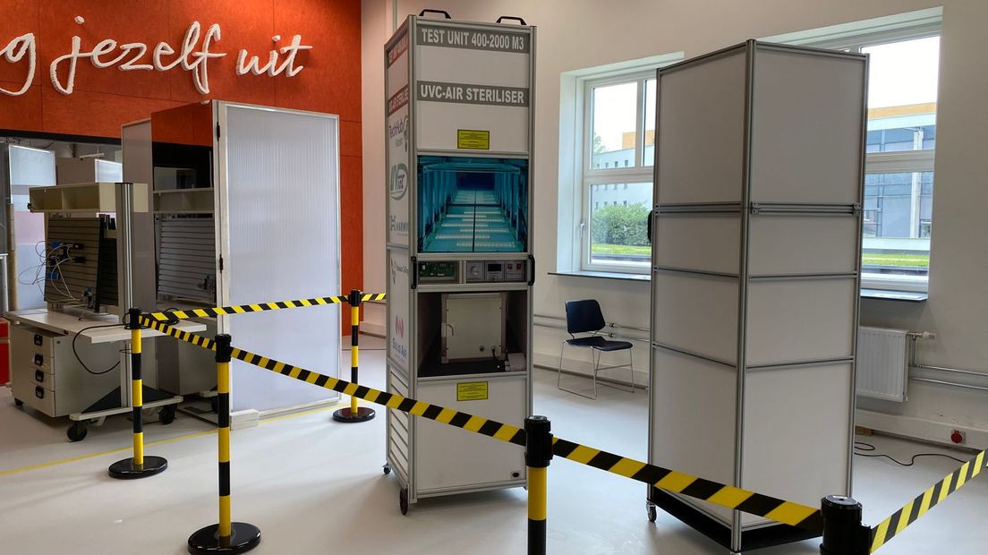 Links is het prototype van de Steriliser en rechts is de goedgekeurde Steriliser
