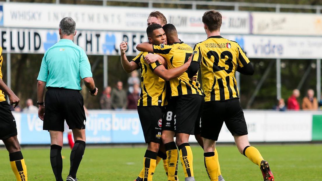 Vreugde bij Rijnsburgse Boys na een goal