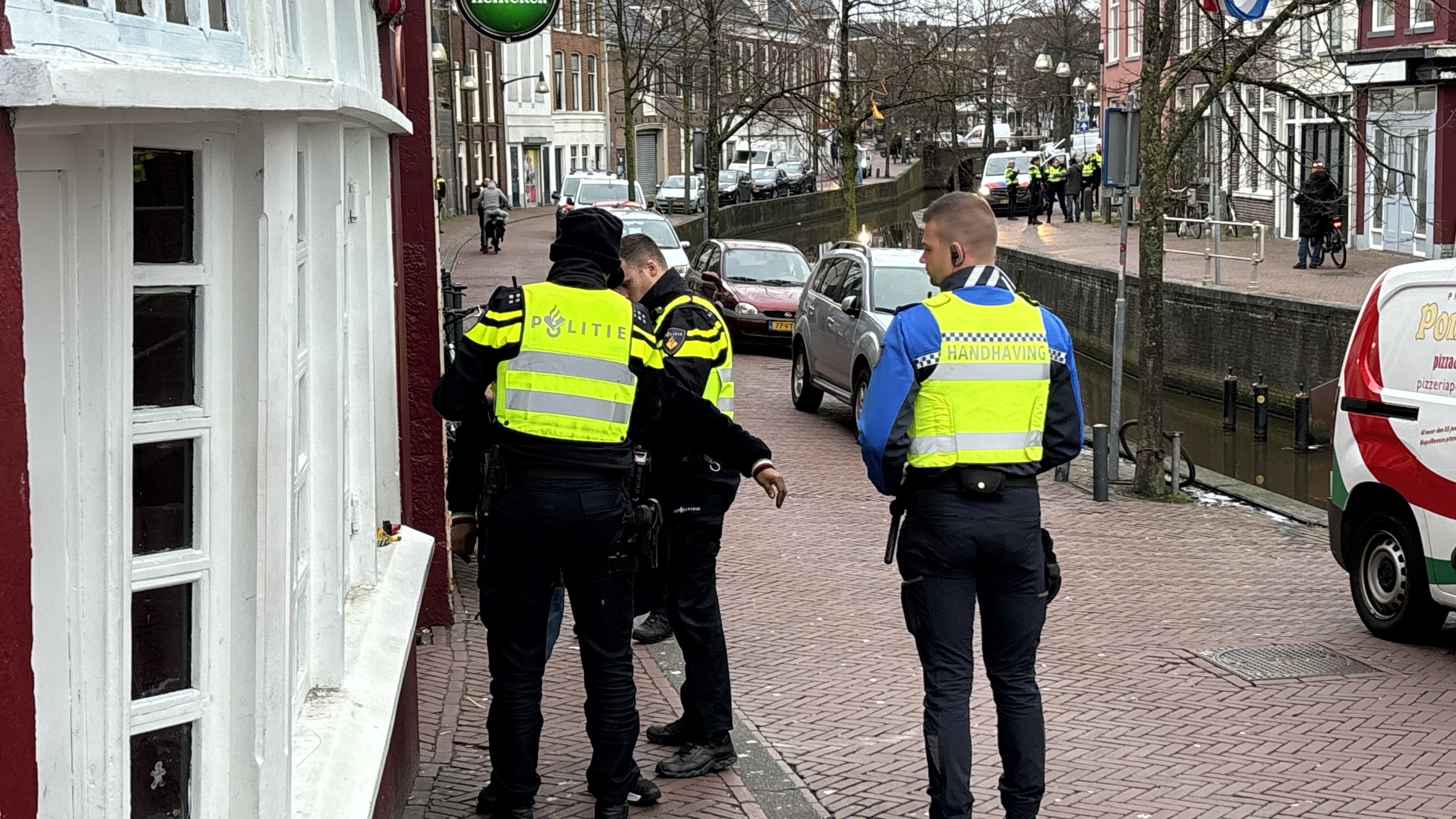 Yn totaal binne 204 minsken en 38 weinen, 48 scooters en 58 fytsers kontrolearre
