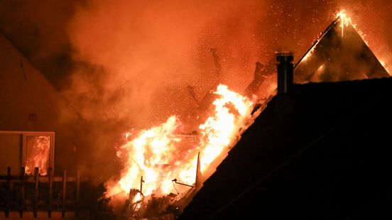 Zeer grote brand in centrum Leeuwarden: tientallen mensen geëvacueerd Nieuws