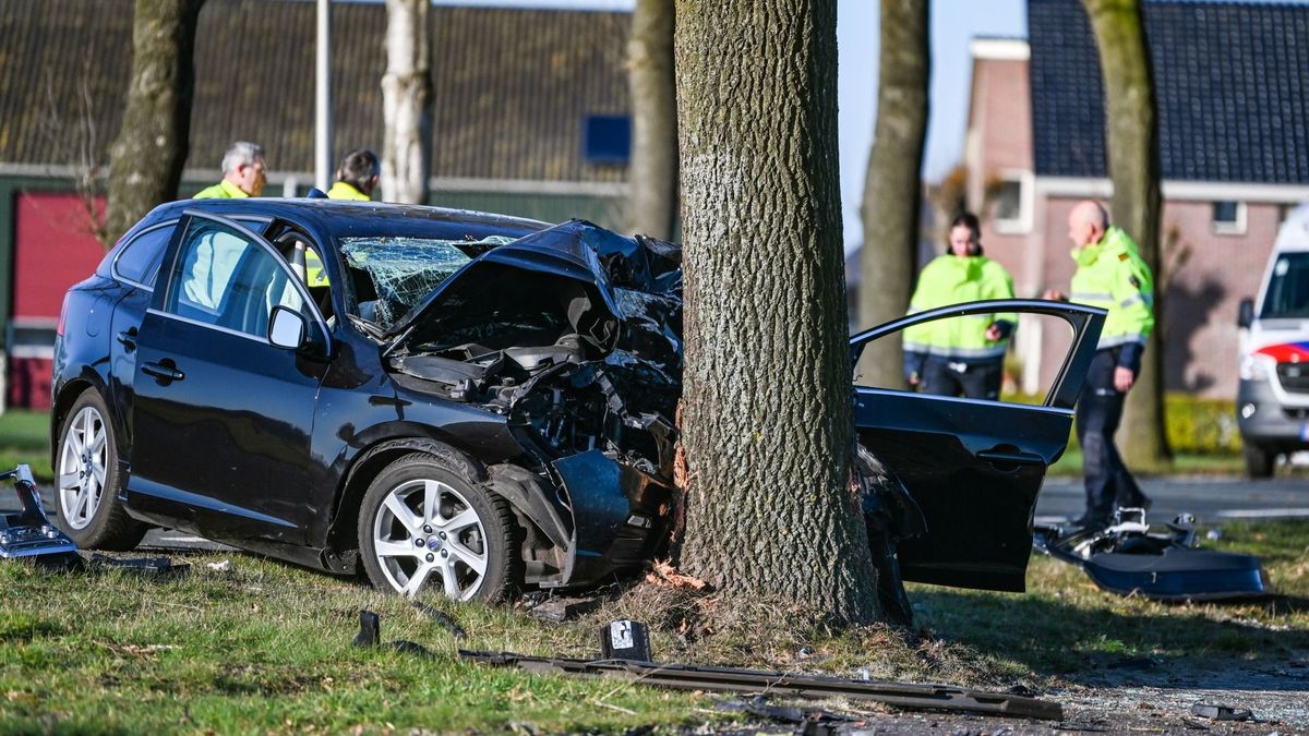 Man uit Beetsterzwaag ernstig gewond geraakt bij verkeersongeluk in Drenthe