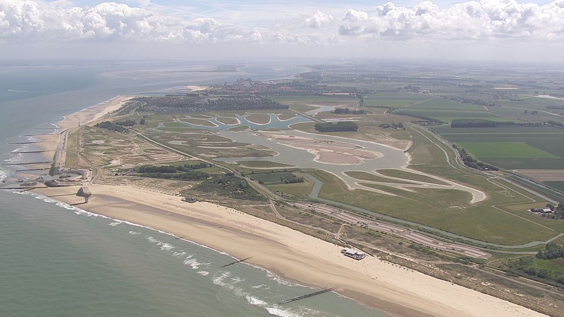 Luchtfoto van Waterdunen, genomen in de zomer van 2017