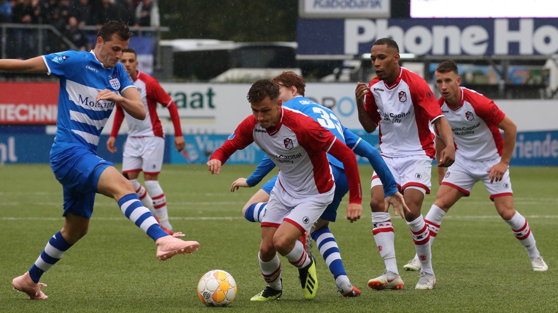 FC Emmen speelt onder meer tegen PEC Zwolle (Rechten: Gerrit Rijkens)