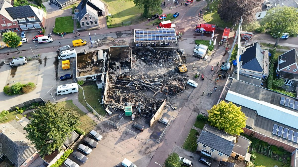 Schade goed zichtbaar na grote brand in Norg