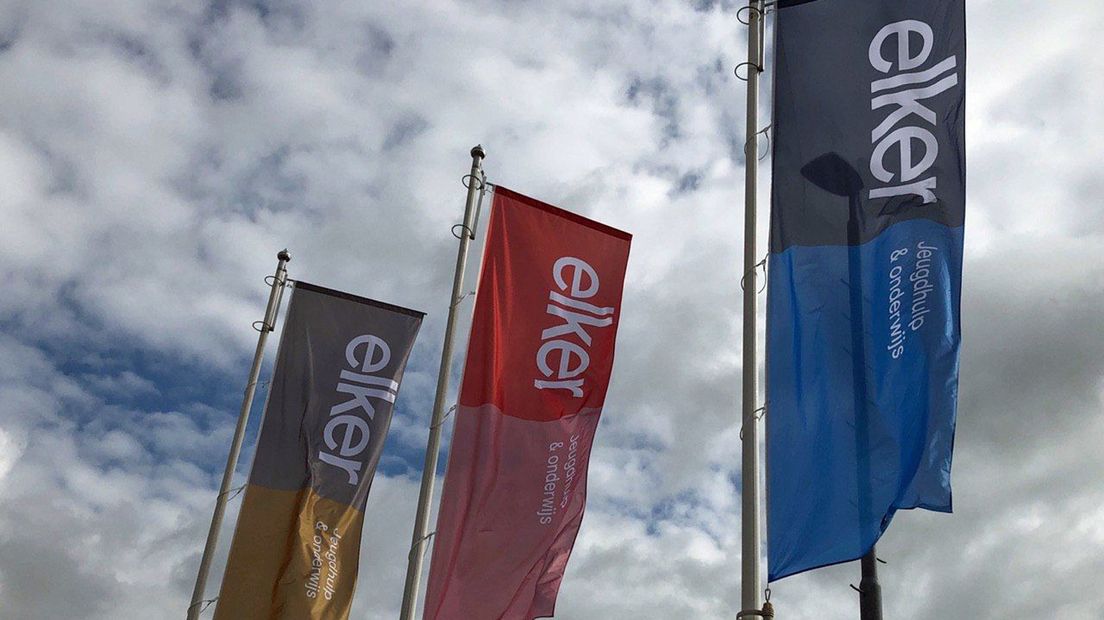 Vrolijk wapperende vlaggen bij Elker, maar de instelling heeft een miljoenentekort