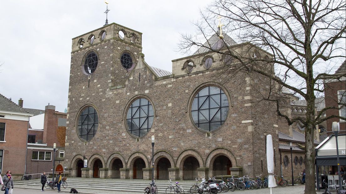 Kerken in Overijssel nemen maatregelen en schrappen of versoberen diensten
