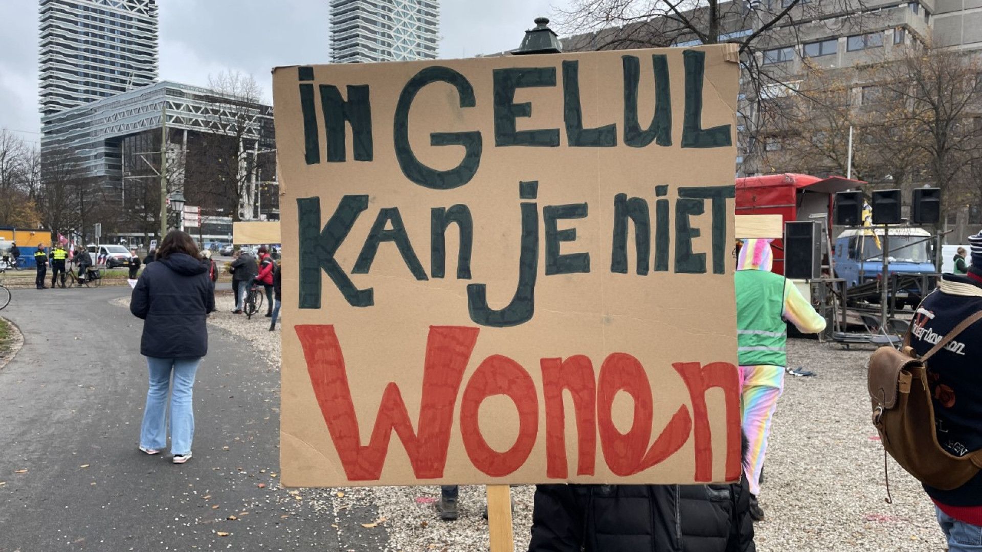 Groot Woonprotest In Den Haag: 'Wonen Is Een Mensenrecht' - Omroep West